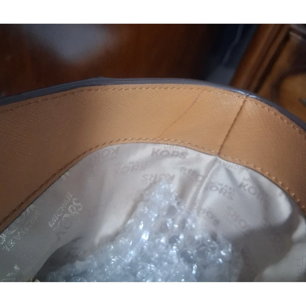Michael Kors handle/shoulder tote two Tone Pebbled‎ Leather EUC one pen mark int